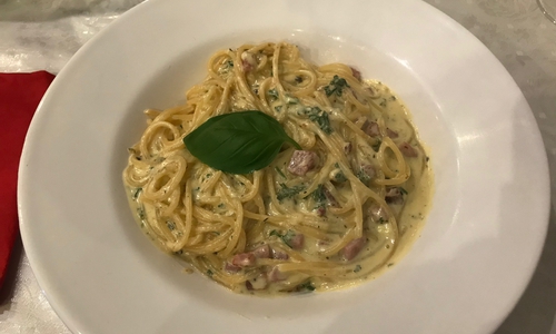 Spaghetti Carbonara, so wie sie im Campese gekocht werden.