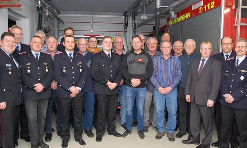 Von links: Timm Wiesemann, Götz Heineke, Heiko Schendel, Werner Osterloh, Thorsten Metzing, Phillip Feuer, Jonas Gatzmann, Berthold Berberich, Iris Kilsbach, Leon Heimes, Jens Keutel, Timo Brechmacher, Albert Heineke, Kaus Dieter Rech, Jens Metzing, Steffen Dröse, Werner Koscielny, Günter Vahldiek, Thomas Witschel, Andreas Runge und Dirk Ehlers.