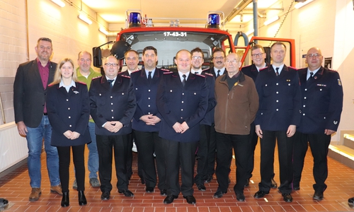 Abgebildete Personen auf dem angehängten Foto von links nach rechts: Andreas Busch, Friederike Troch, Jürgen Kirchmann, Johannes Deharde, Vigo Sandhaus, Nils Janze, Christoph Bieniek, Florian Siciak, Olaf Kapke, Gerhard Denecke, Steffen Körtje, Sven Lommatzsch und Ralf-Holger Niemann.