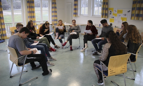 Im Ausbildungsseminar werden Theorie und Praxis zur Jugendarbeit vermittelt und erarbeitet. Ziel ist die Jugendleiter-Card.