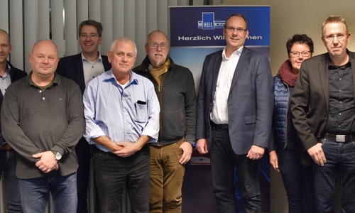 Die Vertreter des Goslarer Kfz-Handwerks sprachen mit Oberbürgermeister Dr. Oliver Junk, der städtischen Wirtschaftsförderung und dem Verein pro Goslar e. V. über die Entwicklung in der Branche.