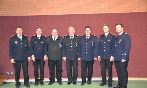 Von links: Stellv. Ortsbrandmeister Marco Harneit, Gemeindebrandmeister Christian Harbich, Mario Habekost, Rainer Schwager, Frank Taube, Sebastian Hecht, Ortsbrandmeister Patrik Franke