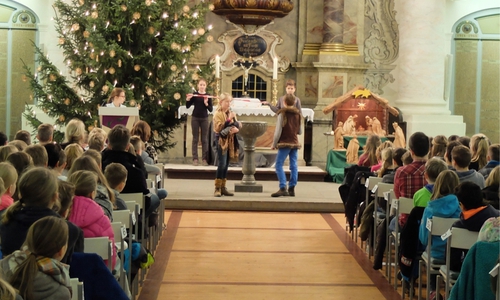 Schülerinnen und Schüler des GiS gestalteten Gottesdienst. Foto: Privat