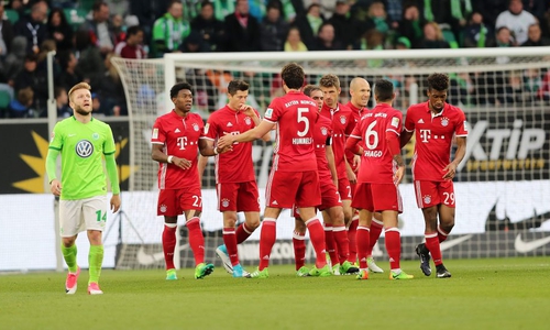 5. Meisterschaft in Folge. für die Bayern. Jakub Blaszczykowski und der VfL Wolfsburg blieben 90 Minuten blass. Fotos: Agentur Hübner