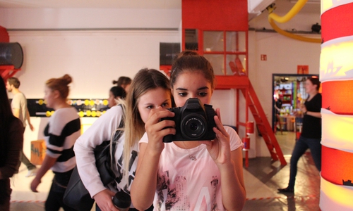 Die Kinder des talentCAMPus entdecken die Nachrichtenwelt im AHA-ERLEBNISmuseum. Fotos: Jan Borner