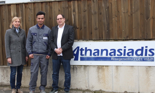Silke Becker, Racham Sher Shinwari und Maik Athanasiadis. Foto: Agentur für Arbeit