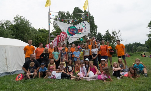 Ein ereignisreiches Wochenende liegt hinter den Kindern und Betreuern des diesjährigen Zeltlagers der Jugendfreunde Werlaburgdorf. Fotos: Jugendfreunde
