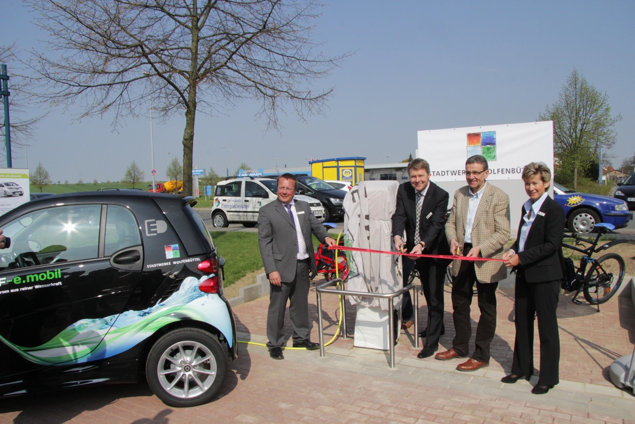 Wolfenbüttel: Stadtwerke Wolfenbüttel luden zum „Mobilitätstag“ ein – Neue Stromtankstelle ...