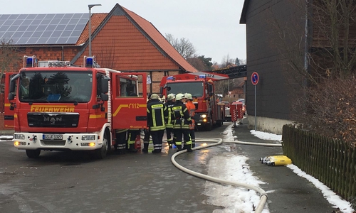 Brennende Gasflasche in Jerstedter Scheune. Foto: Frederick Becker