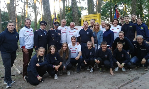 Jugendfeuerwehr Schandelah ist derzeit in Polen. Verschiedene Jugendliche aus den Jugendfeuerwehren der Gemeinden Cremlingen und Kolaczkowo mit den Besuchern aus Politik und Verwaltung. Fotos: Frank Denecke

 