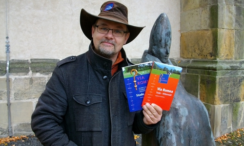 Pilger-Autorenlesung bei Kerzenschein mit Dr. Thomas Dahms. Foto: Stadt Hornburg