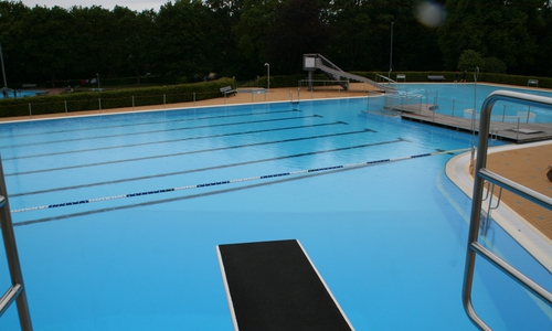 Das Freibad am Elm in Hemkenrode hat noch geöffnet. Foto: Diethelm Krause-Hotopp