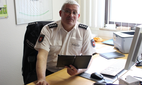 Dienststellenleiter Jens Aus dem Bruch stellte die Kriminalstatistik für die Polizeistation Fallersleben vor. Foto: Eva Sorembik
