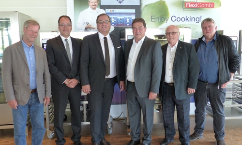 Uwe Lagosky (2.v.r.) zu Besuch bei MKN. Foto: CDU