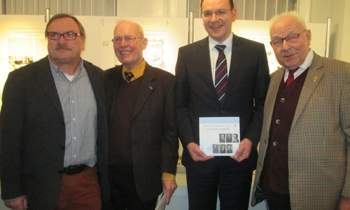 Im Bild die Vertreter  der BSL und der Stadt Seesen (v.li)  Friedrich Orend, Harald Schraepler, Erik Homann und Dieter Lorenz bei der Ausstellungseröffnung. Foto: Privat