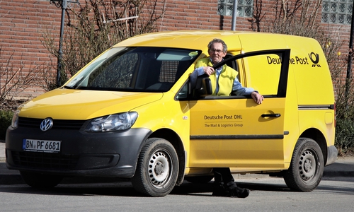 Postbote Rolf Schulenburg wurde in den Ruhestand verabschiedet. Foto: 