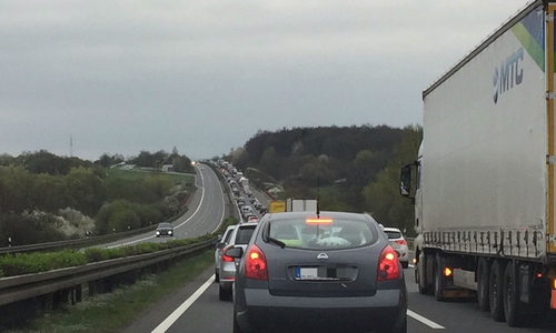 Ab Mittwoch könnte es voll werden auf den Straßen. Symbolbild