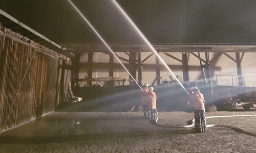 Beim Eintreffen der ersten Kräfte und einer Lageerkundung wurde festgestellt, dass es sich bei dem Feuer um einen Scheunenbrand handelt. Foto: Freiwillige Feuerwehr der Samtgemeinde Sickte