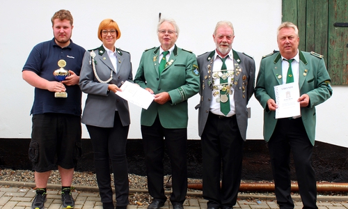 Von links: Maurice Wille, Sarah Grabenhorst-Quidde, Detlef Bartels, Horst Hake, Detlef Miehe.
Foto:Bernd-Uwe Meyer
