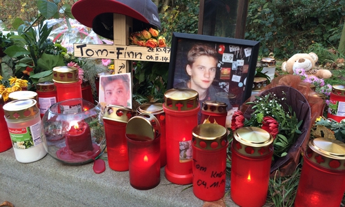 Am 4. November 2014 wurde der 17-jährige Tom-Finn schwer verletzt unter der Graffiti-Brücke in der Weststadt aufgefunden. Wenige Stunden später verstarb er in einem Braunschweiger Krankenhaus. Bis heute weiß niemand genau, was in dieser Nacht passiert ist. Foto: Werner Heise, Video: Anke Donner 