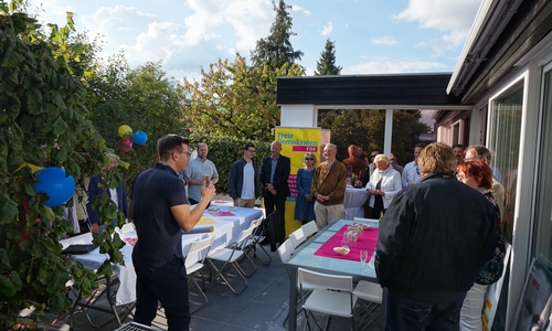 Björn Försterling hatte zu Gartenparty geladen. Fotos: Balder