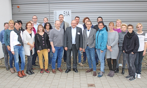 26 Teilnehmer aus ambulanter und stationärer Pflege sowie Vertreter entsprechender Schulen nahmen an dem Treffen teil. Foto: Städtisches Klinikum