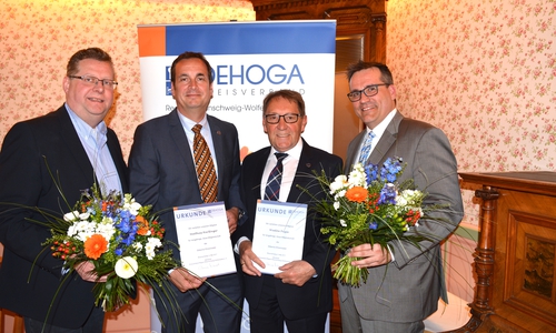 Bernd Weymann (1. Vorsitzender des DEHOGA Kreisverband Region Braunschweig-Wol- fenbüttel e. V.)
Matthias Harlfinger (Hotel Fürstenhof, Braunschweig).
Wieslaw Puzia (Best Western Hotel StadtPalais, Braunschweig)
Mark Alexander Krack (Geschäftsführer, DEHOGA Kreisverband Region Braunschweig- Wolfenbüttel e. V.) (v. li.). Fotos: DEHOGA