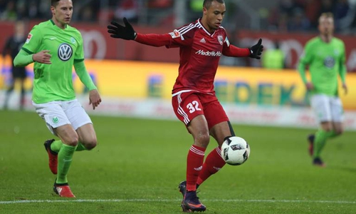 Frappierende Ähnlichkeiten im Abgang: Julian Draxler (li.) und Marcel Tisserand (re.). Foto: imago/Schreyer