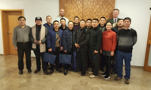 Die chinesische Delegation in Wolfenbüttel. Foto: Niedersächsische Landesforsten