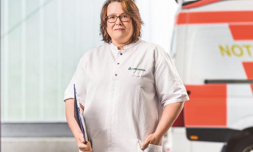 Dr. Ulrike Cretan warnt im Vorfeld des Jahreswechsels vor dem unachtsamen Umgang mit Knallkörpern. Foto: Asklepios Harzkliniken GmbH
