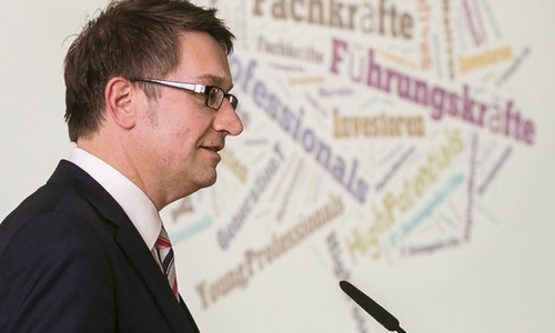 Fachkräftemangel lindern und zugleich Integration fördern, heißt das Ziel des Wirtschaftsdezernenten Gerold Leppa. Foto: Archiv