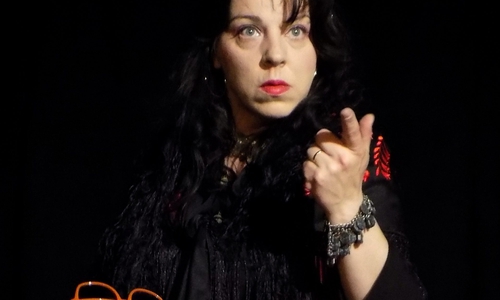Mama Hexe ist eine Rebellin. Foto: Holzbanktheater