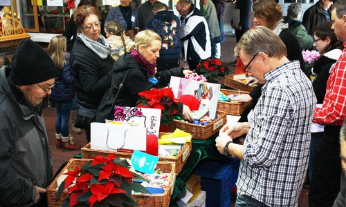 Der vorweihnachtliche Basar der Lebenshilfe Helmstedt lädt wieder zum Stöbern ein. Foto: Lebenshilfe