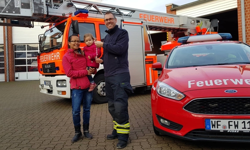 Melina hat ihre Schnullerkette wieder.

Foto: Freiwillige Feuerwehr Wolfenbüttel
