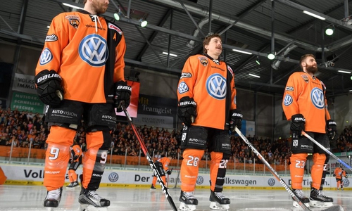 Originale Trikots der Grizzlys-Spieler sind zu haben. Foto: City-Press GbR