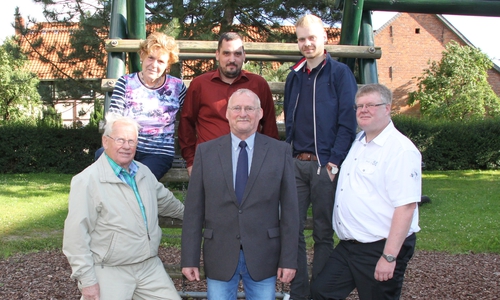 Die Kandidaten: (Vordere Reihe von links) Walter Lampe, Burkhard Wittberg, Dieter Zerbe. (Hintere Reihe von links) Sieglinde Bätge, Alexander Breidl, Andre Zerbe. Foto: SPD OV Gardessen
