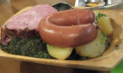 Braunkohlmahlzeit im Juliusbad-Restaurant. Foto ADAC