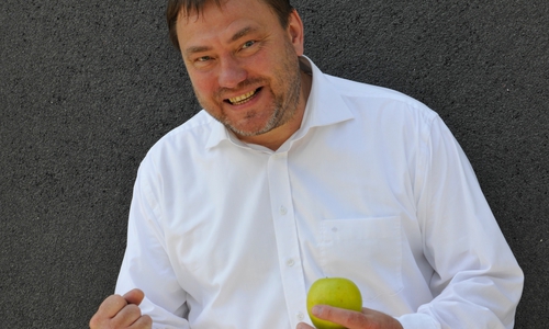 Erhard Hieronymi referierte auf Einladung des Beraternetzwerks E&Z in der AOK Wolfenbüttel. Foto: Regio-Press