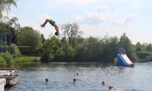 Abkühlung finden die Wolfenbütteler im beliebten Fümmelsee. Doch der Badespaß wird derzeit getrübt.