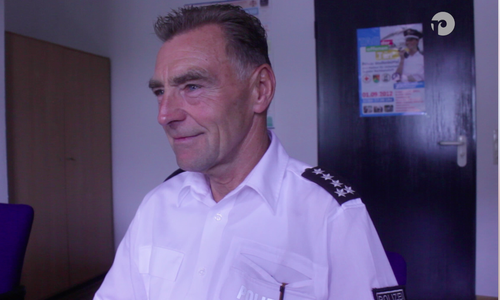 Der Erste Polizeihauptkommissar Lutz Zeidler blickt im Gespräch mit regionalHeute.de auf seine Dienstzeit zurück. Am 1. September verabschiedet er sich in den Ruhestand. Foto/Video: Anke Donner 