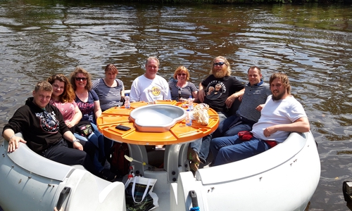 Die Gruppe auf dem "Party-Donut" Foto: FFW Dettum
