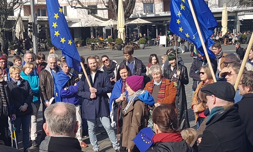 Am Sonntag wurde auf dem Schlossplatz für die europäische Idee demonstriert. Foto: privat