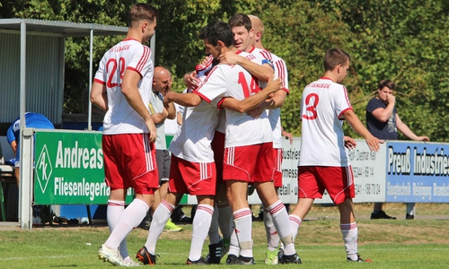 Deckel drauf: das 2:0 durch Lasgin Youssef war die Entscheidung für den SV Lengede. Fotos: Frank Vollmer