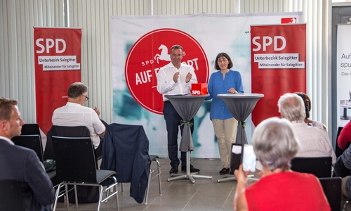 Am Dienstag stellte sich Innenminister Boris Pistorius den Fragen der Bürger in Salzgitter. Fotos/Podcast: karliczek