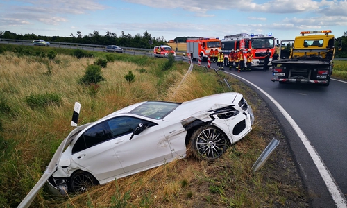Zur Bergung des Fahrzeugs musste die Autobahnauffahrt gesperrt werden. Fotos: aktuell24/DC