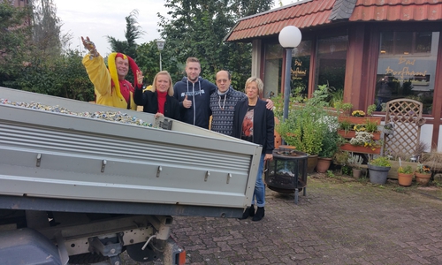 Till Eulenspiegel, Dag Wachsmann, Gemeindebürgermeisterin Dunja Kreiser, Oliver Jopek, Getränkemarkt, Hâmi und Christine Sayil. Foto: Privat