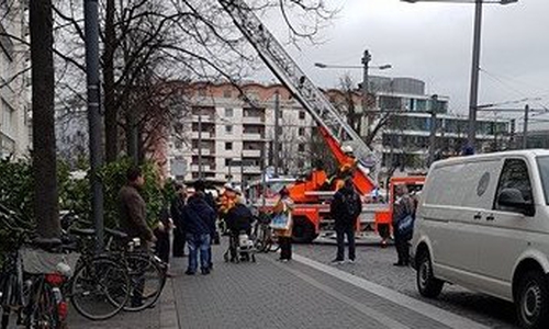 Die Feuerwehr im Einsatz am Bohlweg. Foto: Nick Wenkel