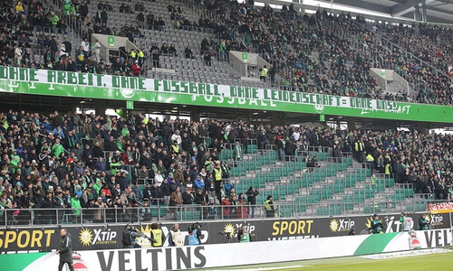 So sah der Fan-Protest, auf den sich der Taz-Artikel bezog, im Spiel gegen Bayern München aus. Foto: Agentur Hübner