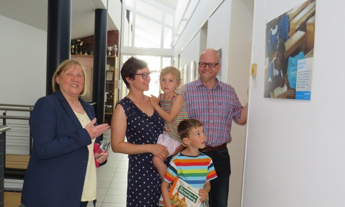 Seit Mittwoch zeigt das Rathaus Lehre eine UNICEF-Ausstellung zu deren laufenden Projekten. Foto: Gemeinde Lehre