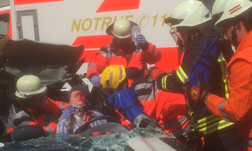 Bei nachgestellten Unfällen konnten sich die Jugendlichen einen Eindruck über die Schwere der möglichen Verletzungen machen. Fotos: Asklepios Harzkliniken GmbH